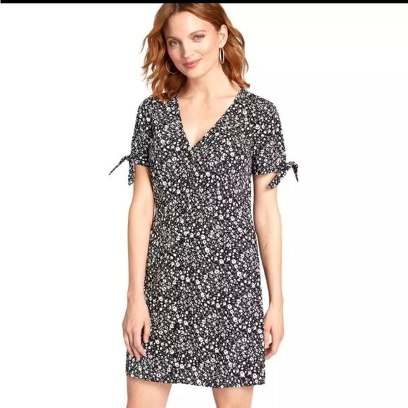 NWT ModCloth Just Gotta Have It Floral Black and White Mini Dress size 2 - Picture 10 of 10